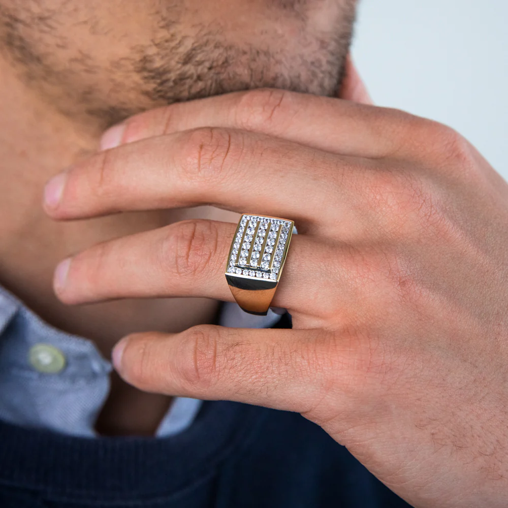 Cubic Zirconia Ring in 9ct Yellow Gold - Image 3