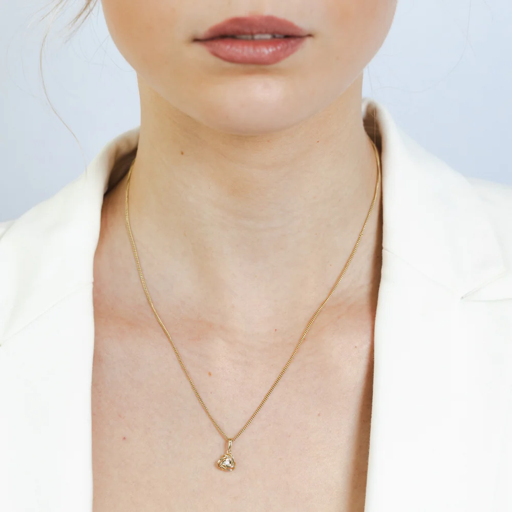 Diamond Pendant in 9ct Yellow Gold - Image 2