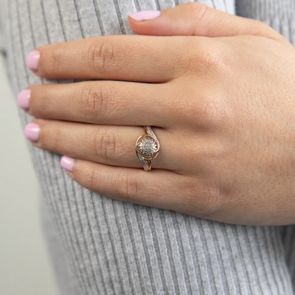 Diamond Ring Set with 15 Stunning Brilliant Diamonds in 9ct Yellow Gold - Image 3