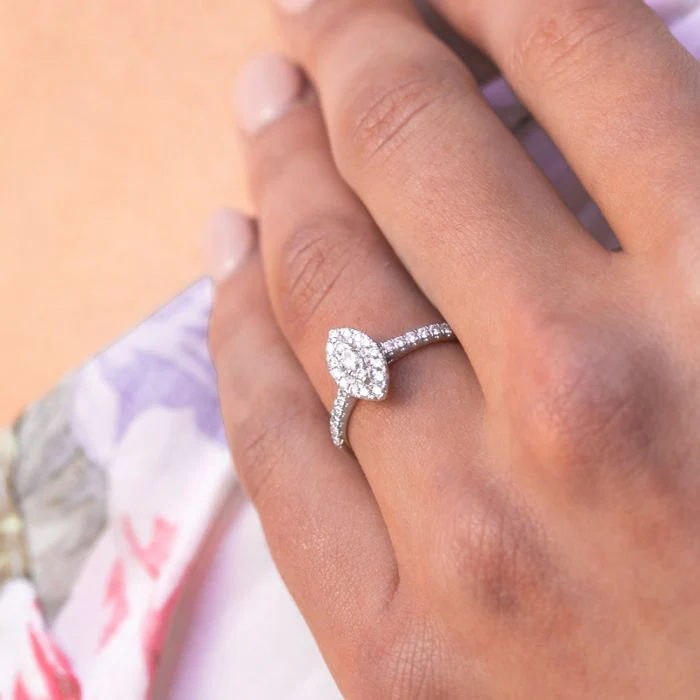 Flawless 1/2 carat Diamond Ring in 9ct white gold - Image 3