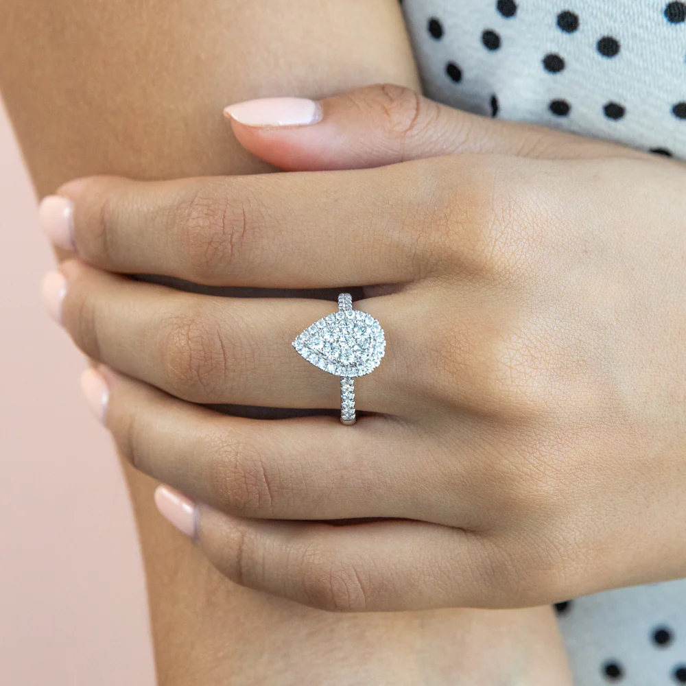 Flawless 1 Carat 9ct White Gold Diamond Ring - Image 4