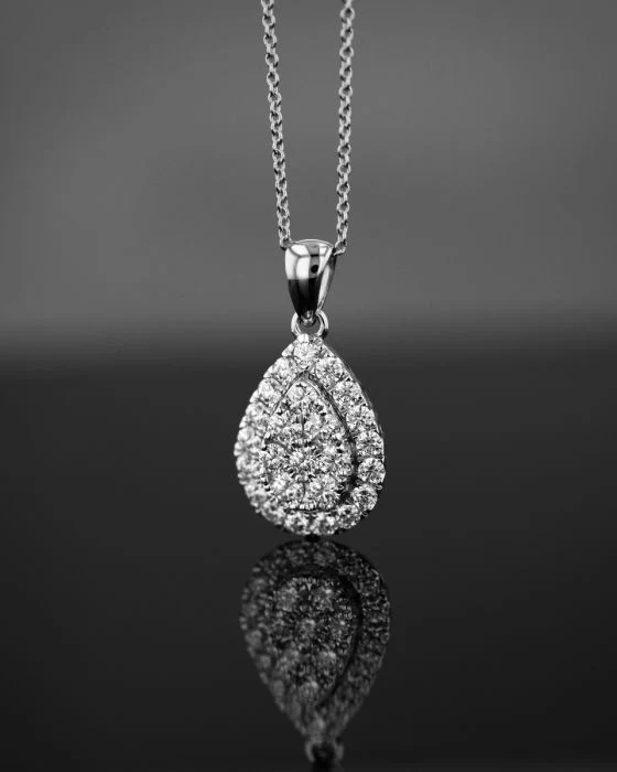 Flawless Cut 1/2 Carat 9ct White Gold Tear Drop Pendant With 45cm Chain - Image 2
