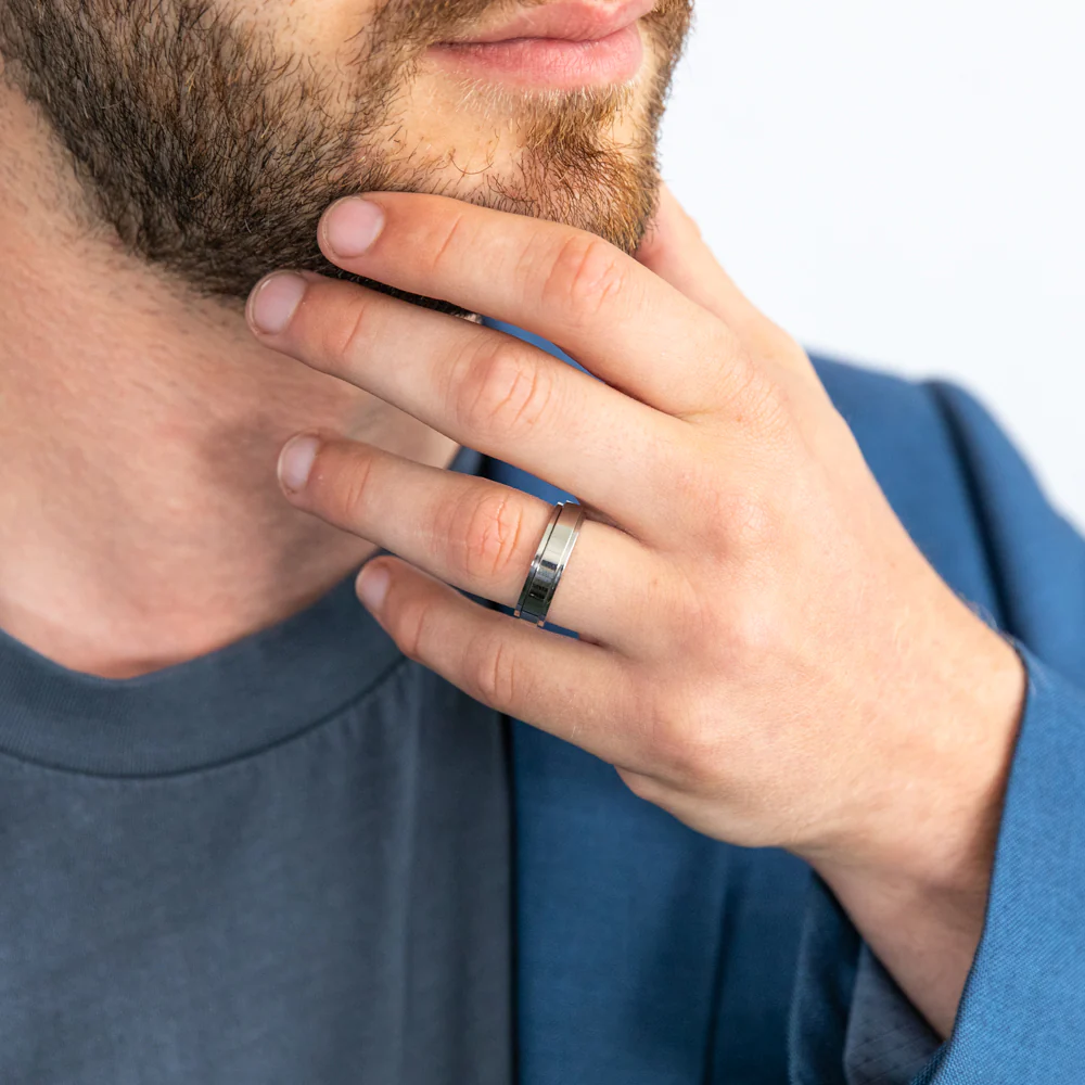 Forte Polished Stainless Steel 6mm Gents Ring with Spinning Centre - Image 3
