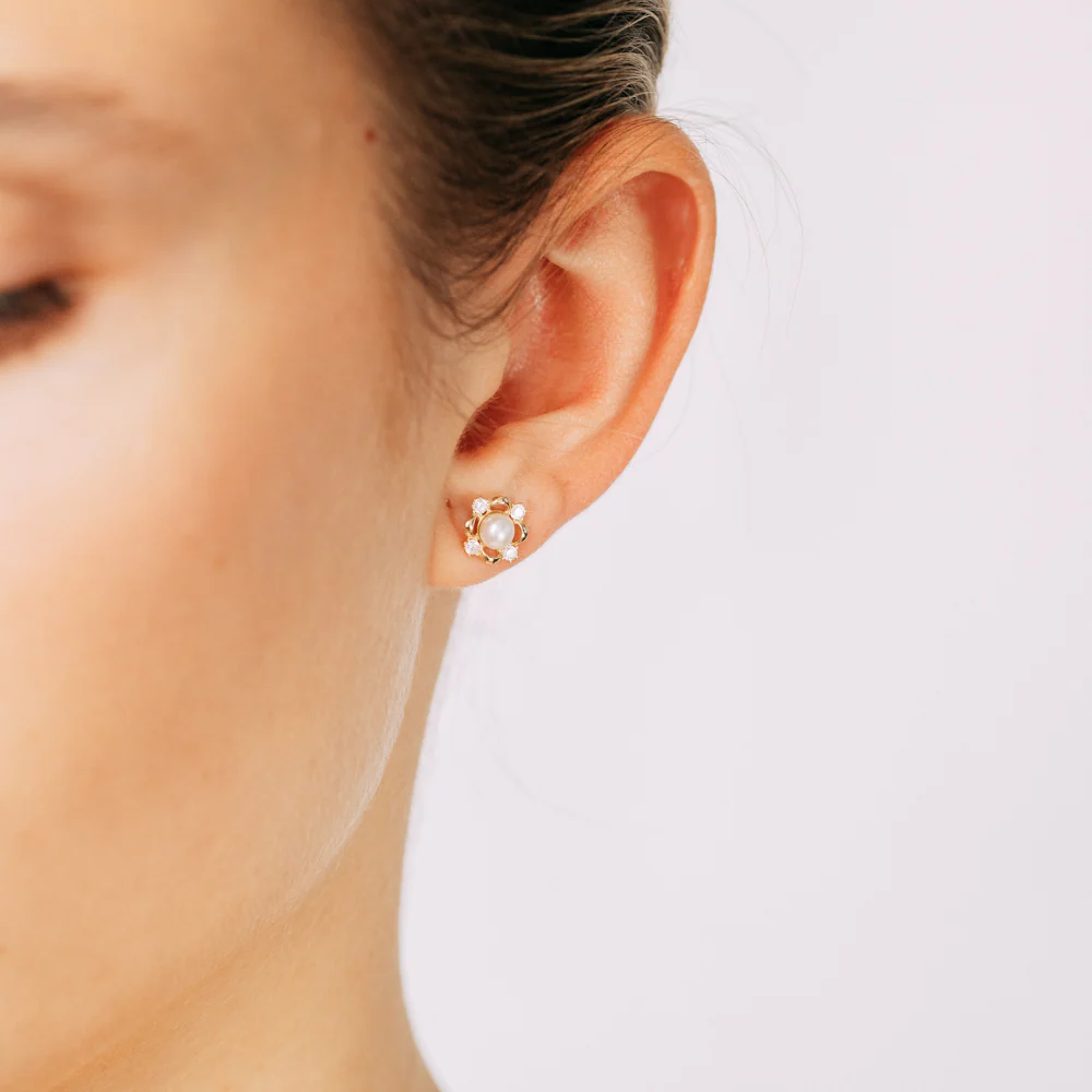 Freshwater Pearl and Cubic Zirconia Stud Earrings in 9ct Yellow Gold - Image 2