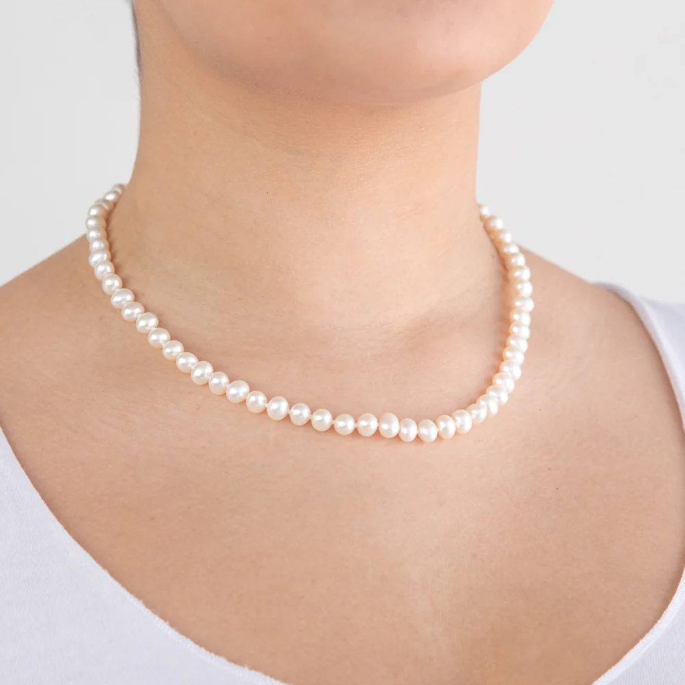 Freshwater White Pearl Boxed Set with Sterling Silver Clasp - Image 4