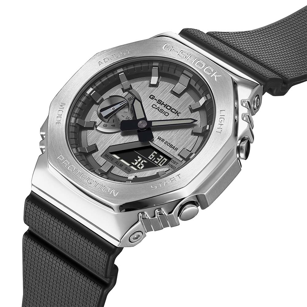 G-Shock GM2100-1A Metal Covered Silver 'CasiOak' - Image 4