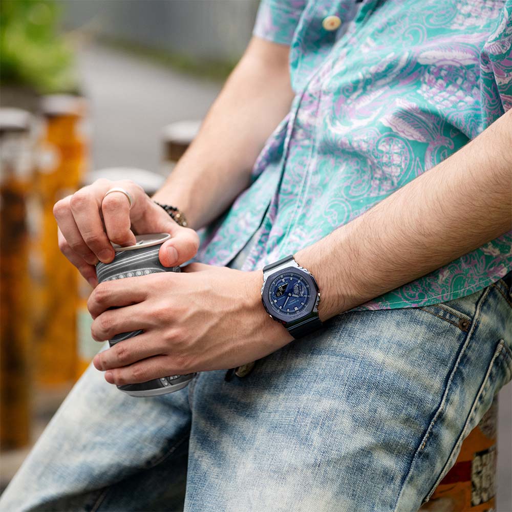 G-Shock GM2100N-2A Blue Metal Covered 'CasiOak' - Image 5