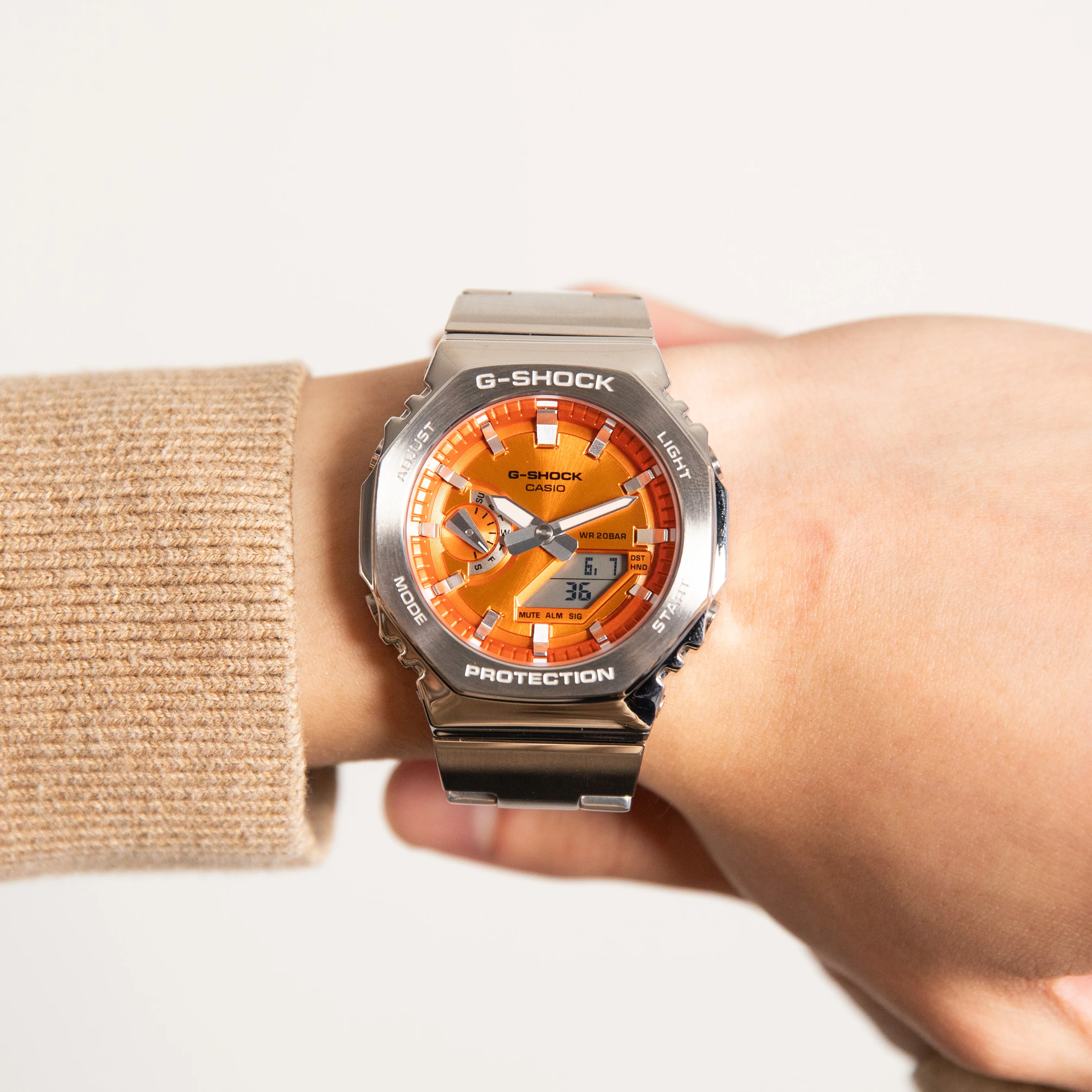G-Shock GM2110D-4A G-Steel Metal Covered 'CasiOak' - Image 4