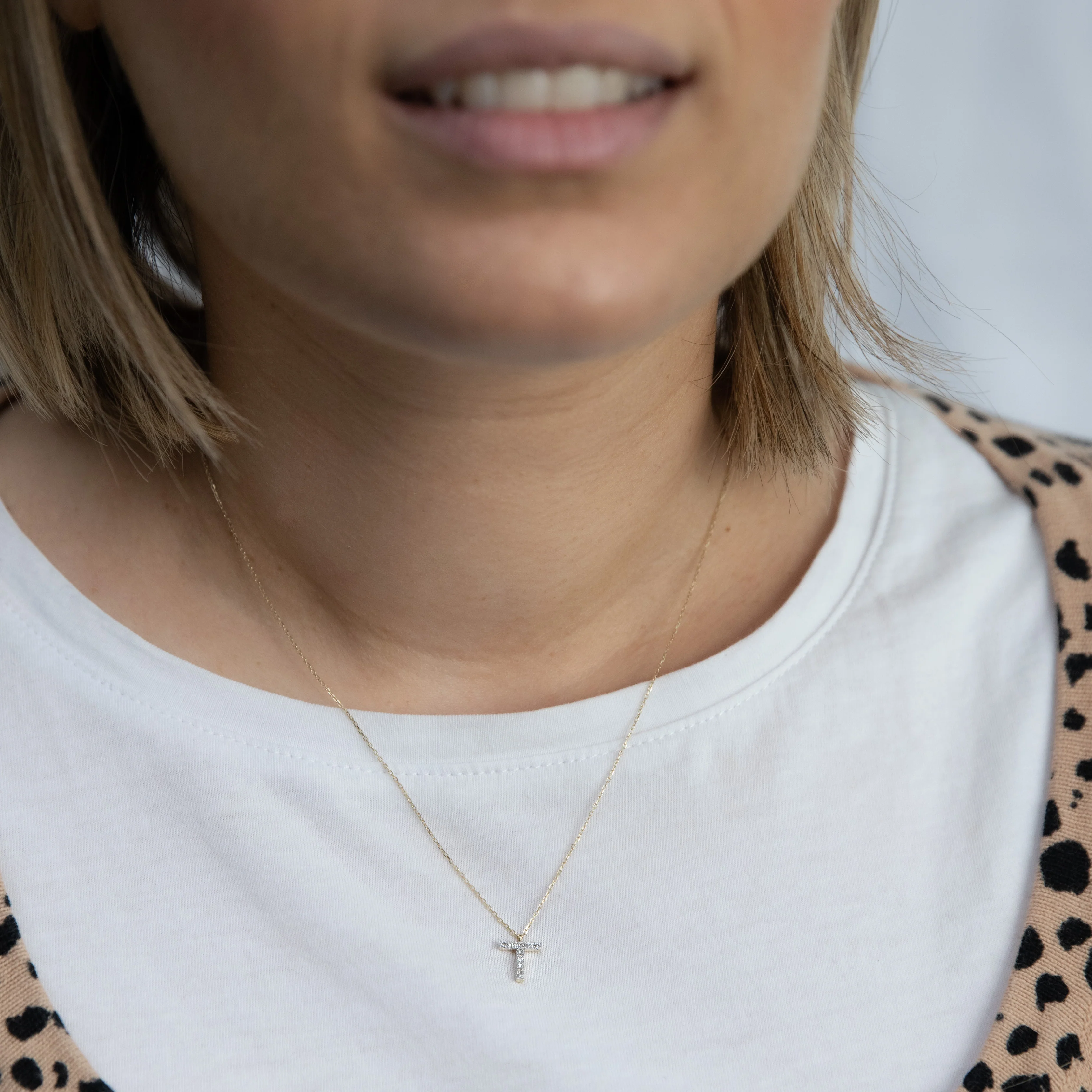 Luminesce Lab Diamond 9ct Yellow Gold T Initial Pendant on Adjustable 45cm Chain - Image 2