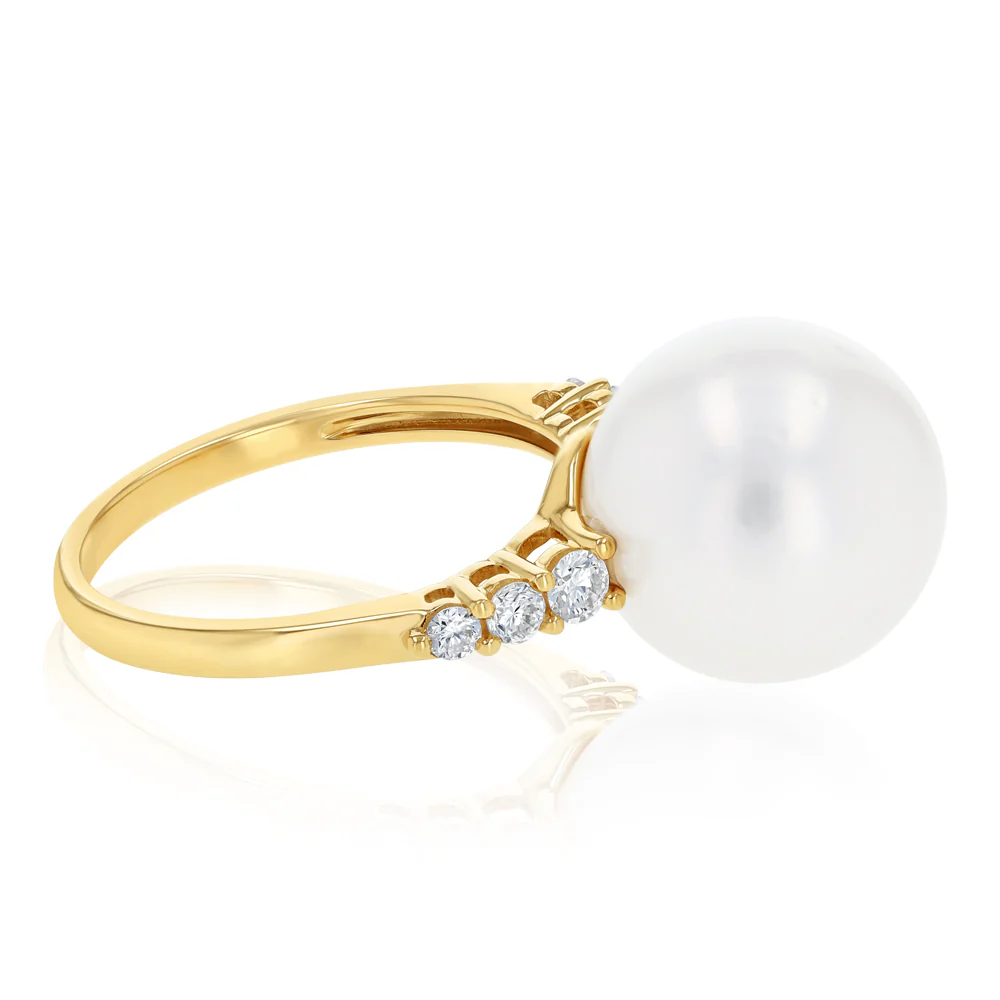 Luminesce Lab Grown 1/4 Carat Diamond and White South Sea Pearl Ring in 9ct Yellow Gold - Image 2