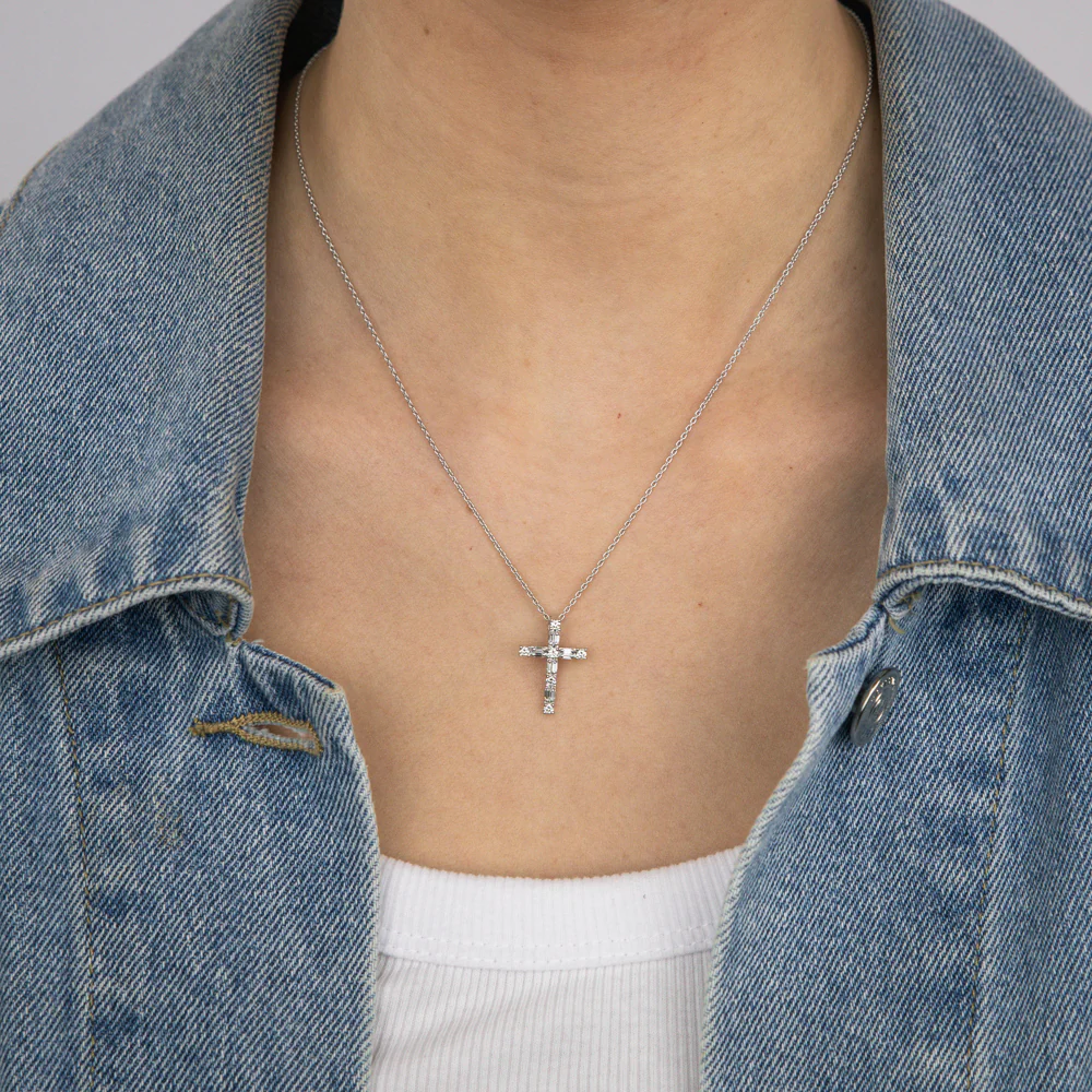 Luminesce Lab Grown 1/5 Carat Cross Pendant 9ct White Gold - Image 2