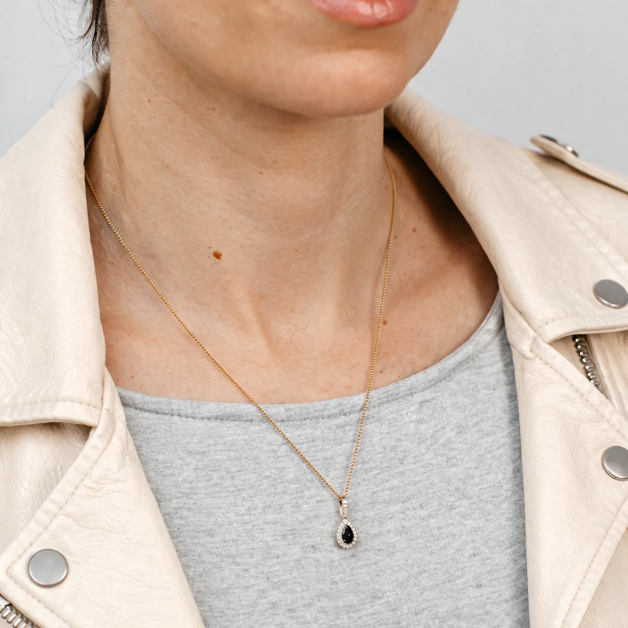 Luminesce Lab Grown 1/5 Carat Diamond and Natural Black Sapphire Pendant in 9ct Yellow Gold - Image 2