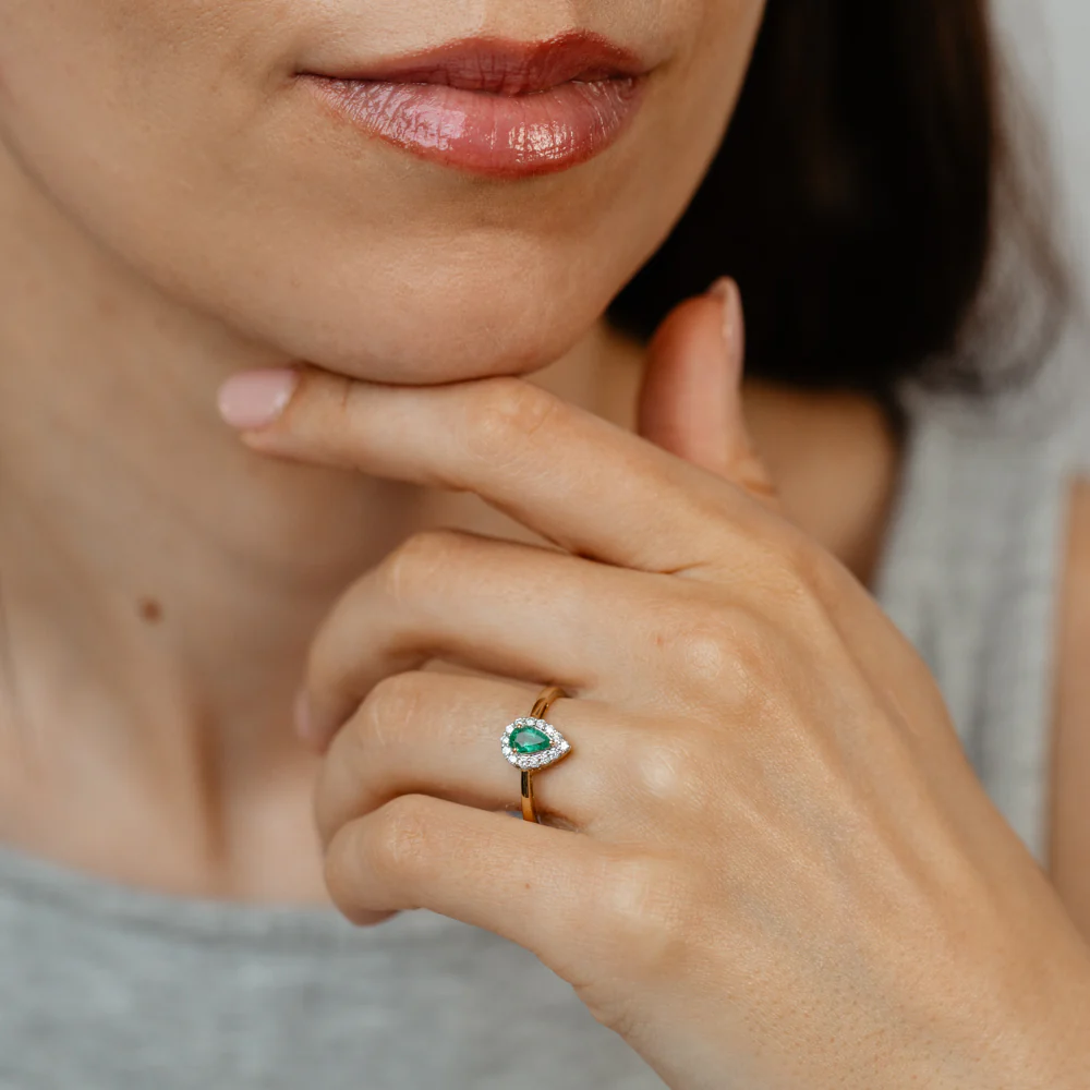 Luminesce Lab Grown 1/6 Carat Diamond and Natural Emerald Ring in 9ct Yellow Gold - Image 3