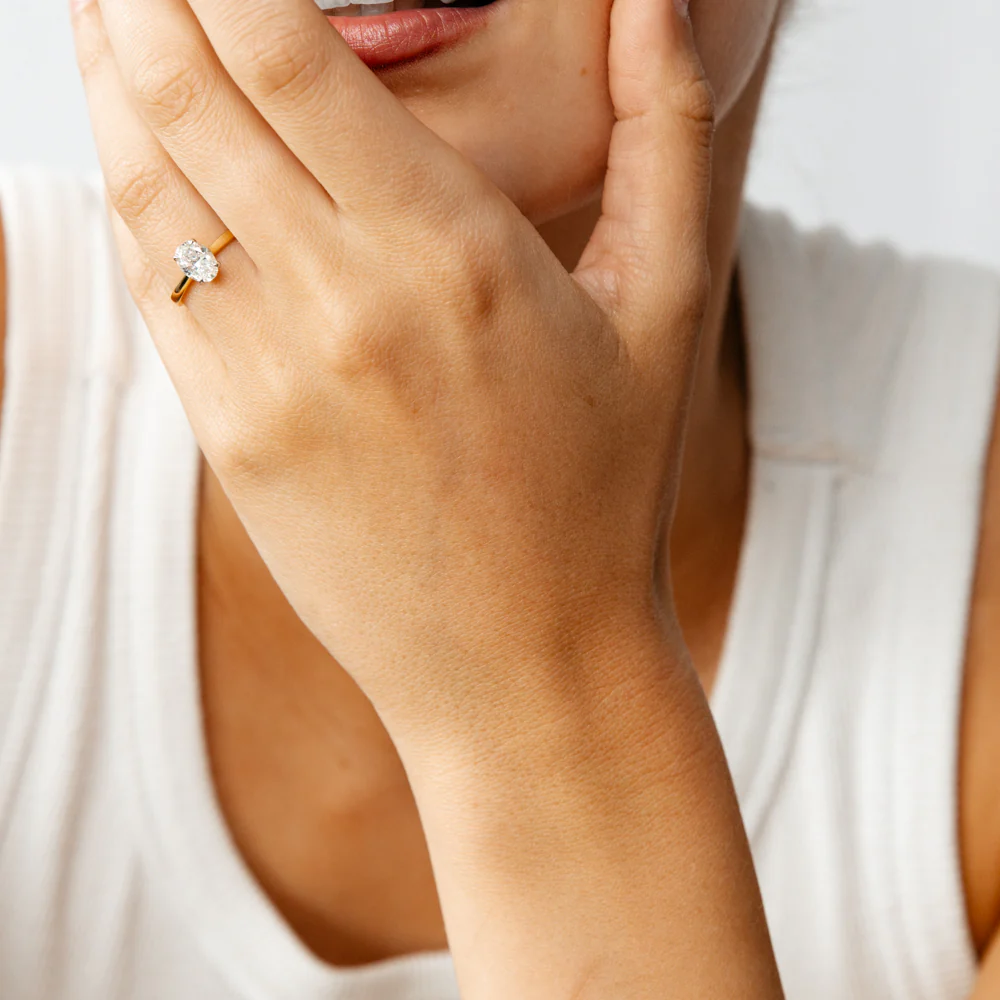 Luminesce Lab Grown 1 Carat Certified Oval Diamond Solitaire Ring in 18ct Yellow Gold - Image 3