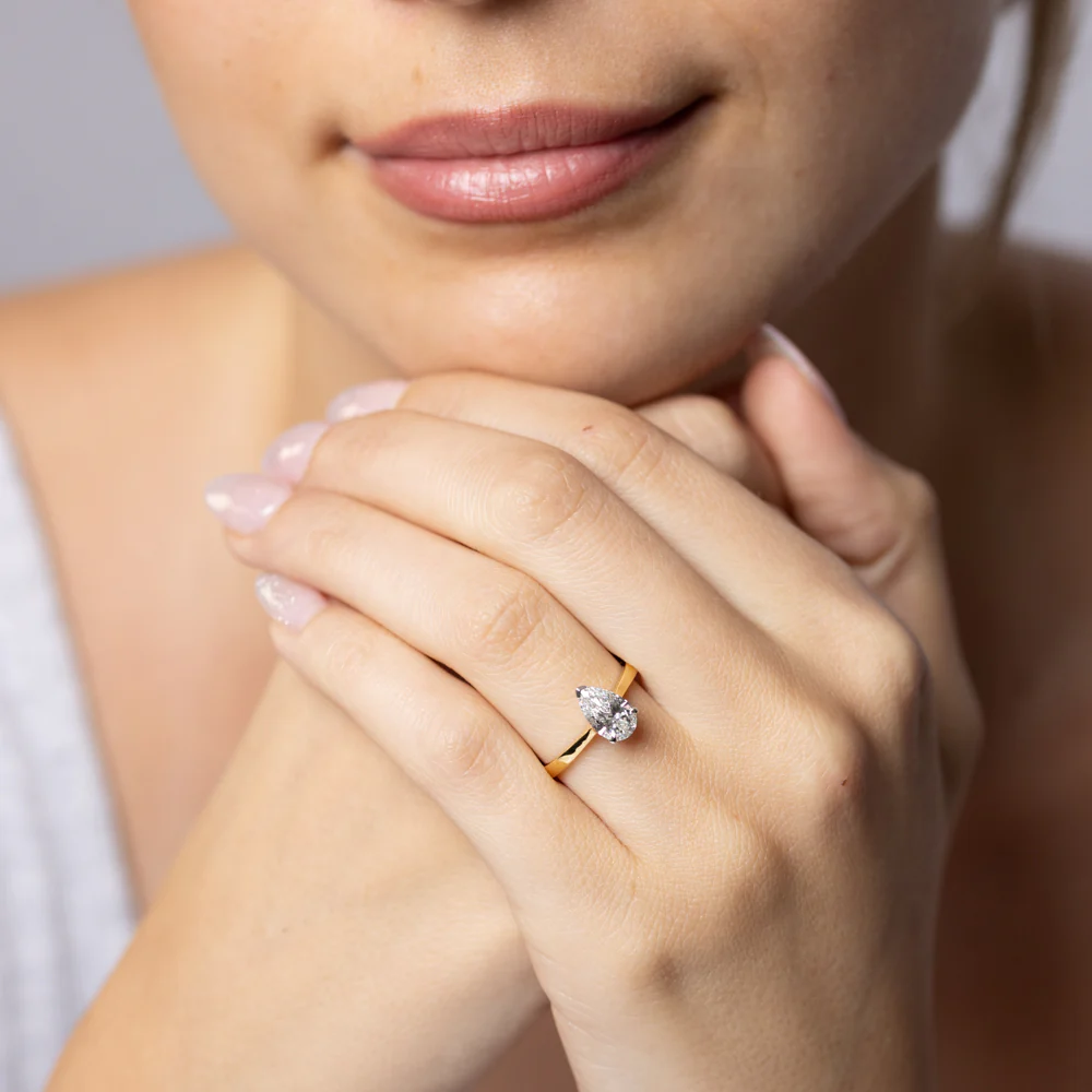 Luminesce Lab Grown 1 Carat Certified Pear Diamond Solitaire Ring in 18ct Yellow Gold - Image 3