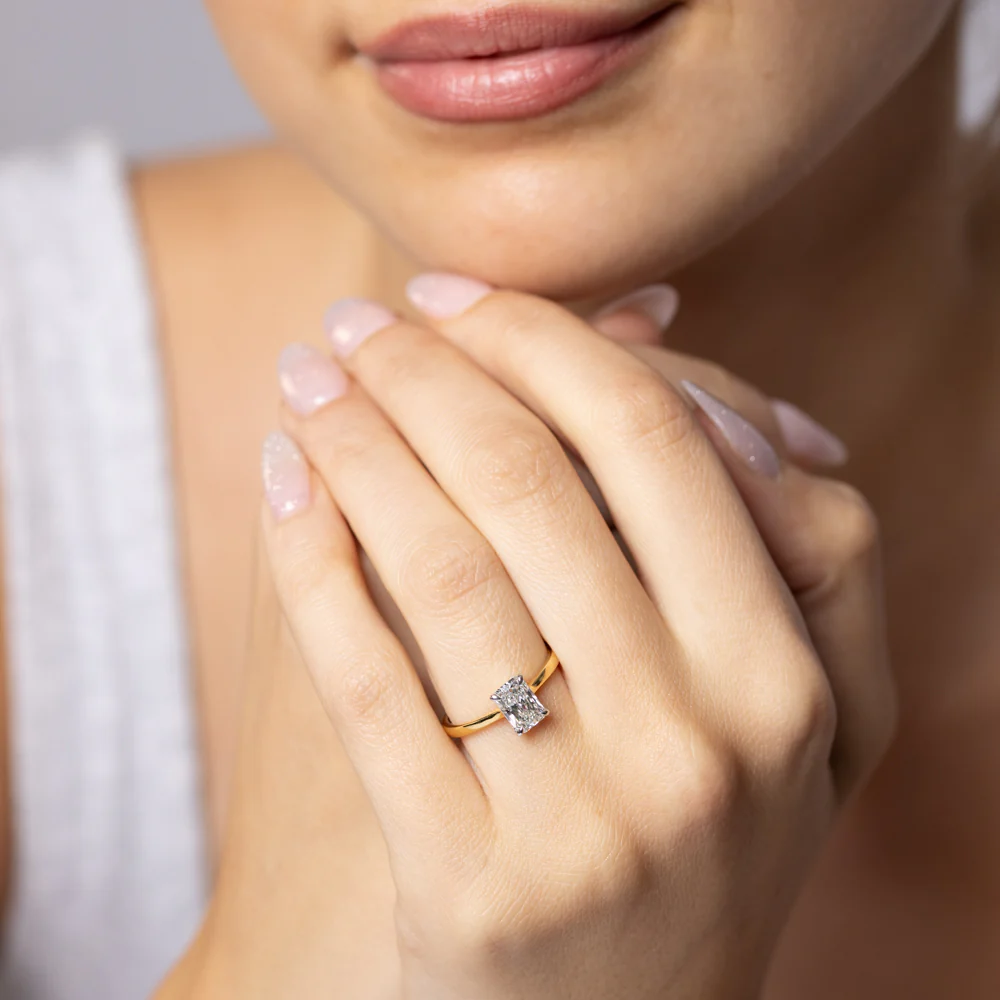 Luminesce Lab Grown 1 Carat Certified Radiant Diamond Solitaire Ring in 18ct Yellow Gold - Image 3