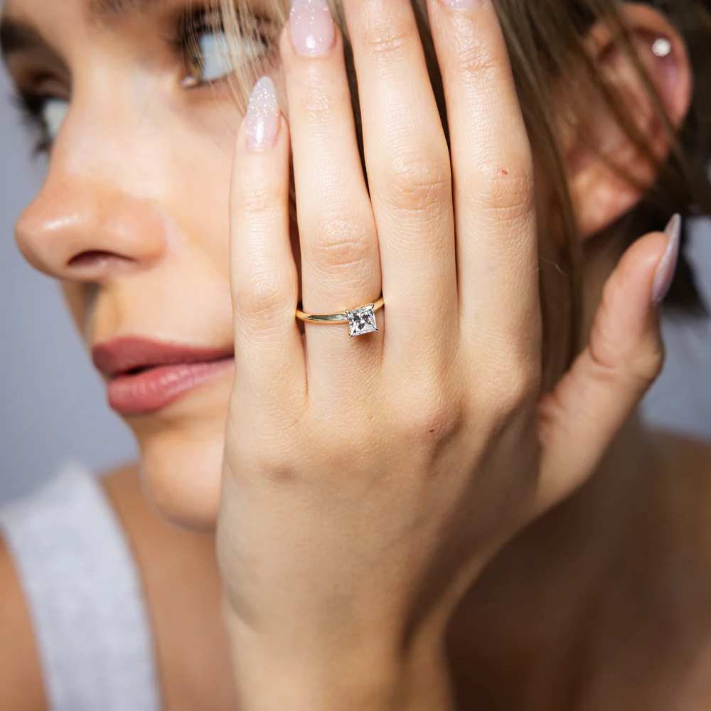 Luminesce Lab Grown 1 Carat Diamond Princess Cut Solitaire Ring in 9ct Yellow Gold - Image 3