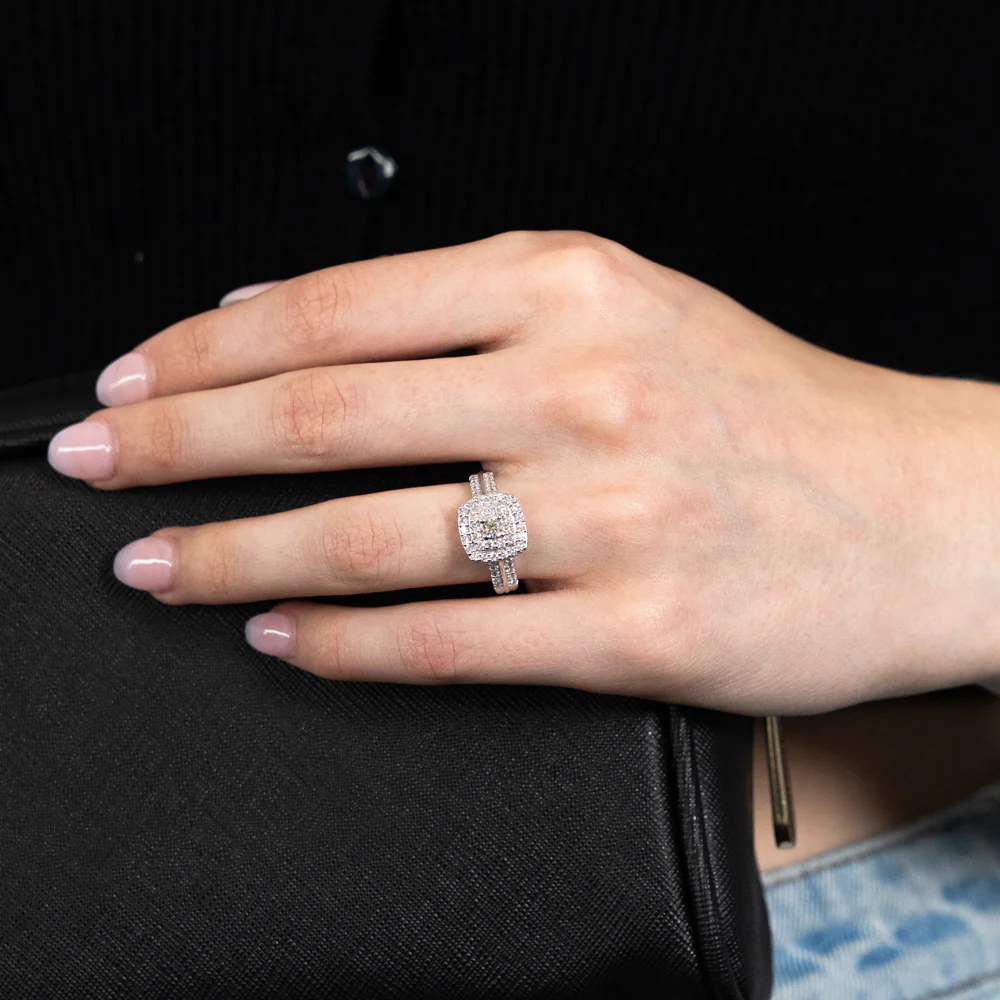 Luminesce Lab Grown 10ct White Gold 3/4 Carat Cushion Shaped Ring - Image 3