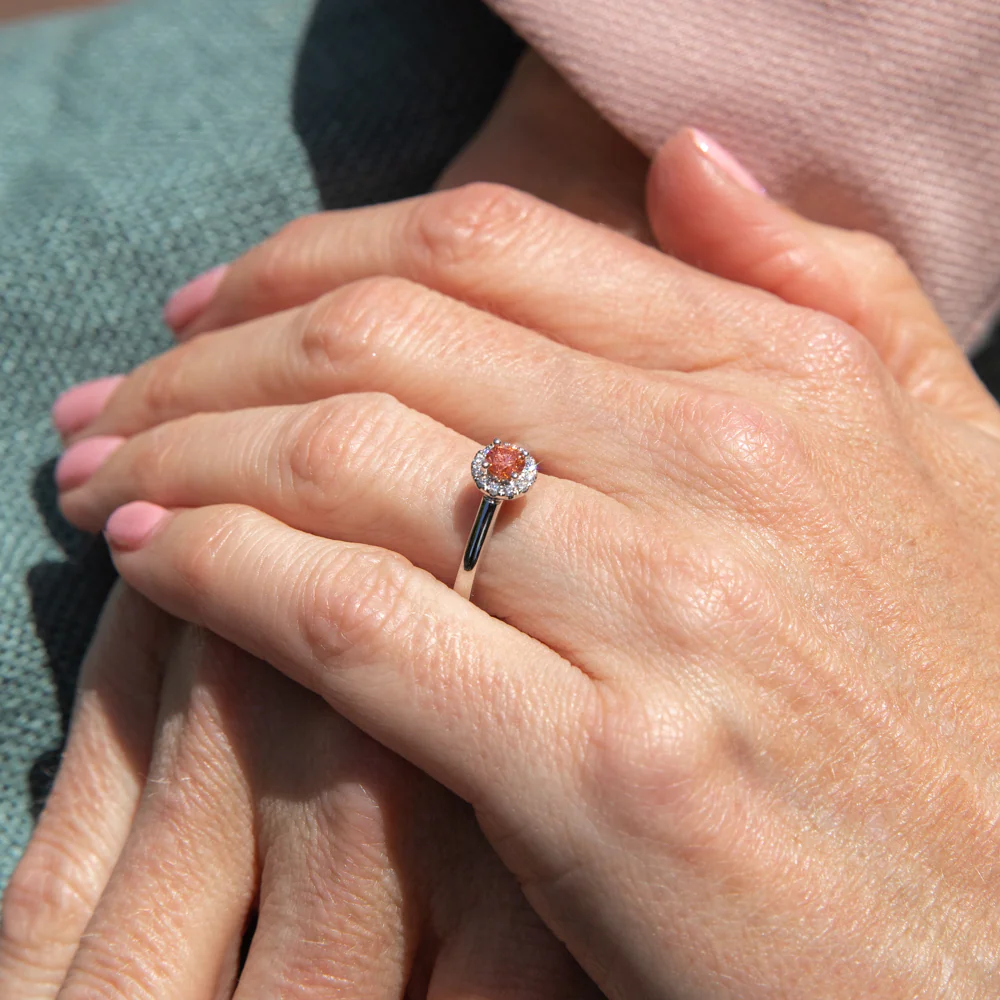 Luminesce Lab Grown 18ct White Gold 0.40 Carat Diamond Ring With Pink Centre Diamond - Image 3