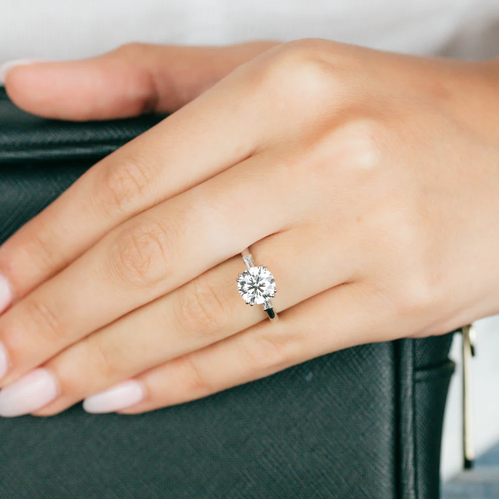 Luminesce Lab Grown 18ct White Gold 2 Carat Certified Diamond Solitaire Ring - Image 4
