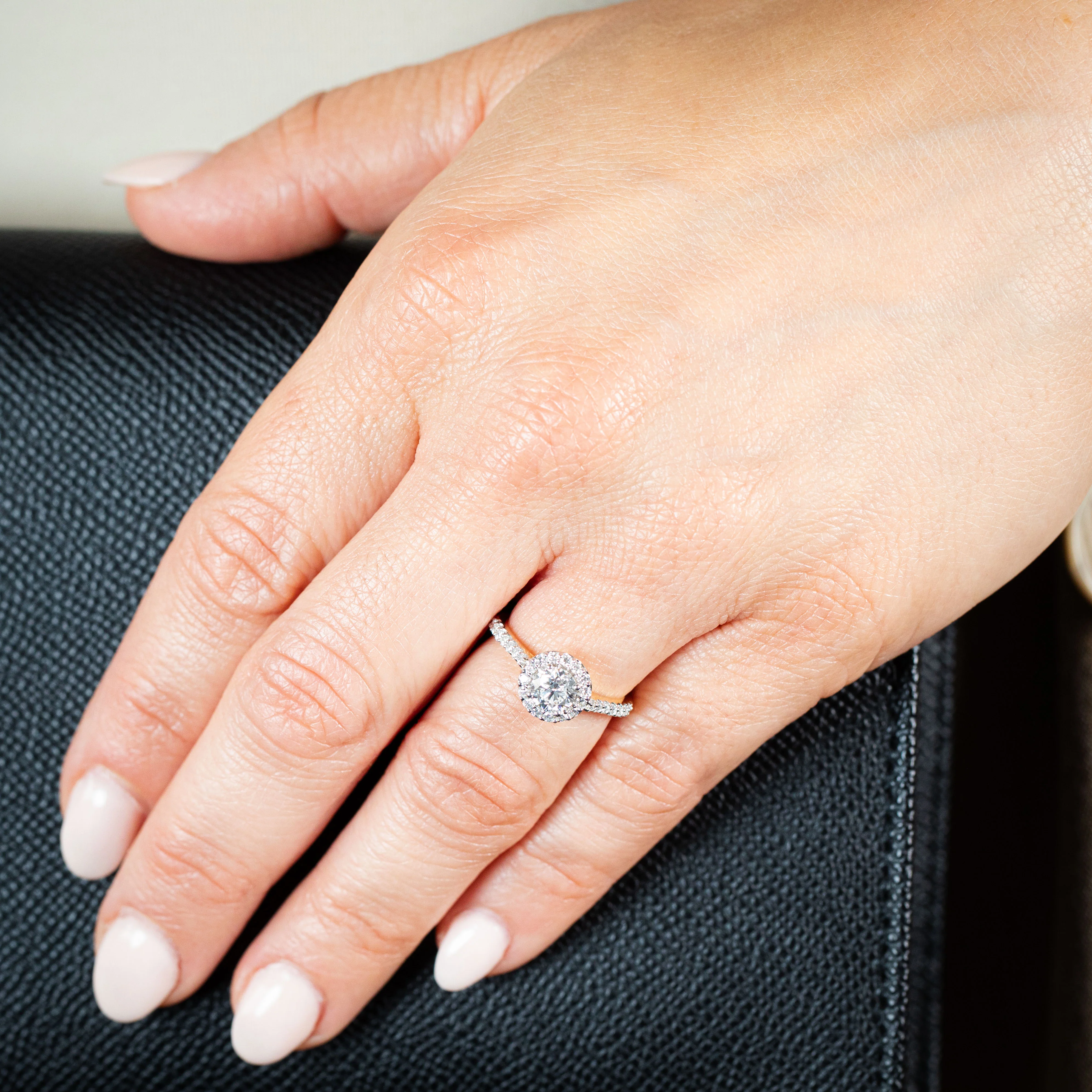 Luminesce Lab Grown 18ct Yellow Gold 1 Carat Diamond Halo Ring - Image 3