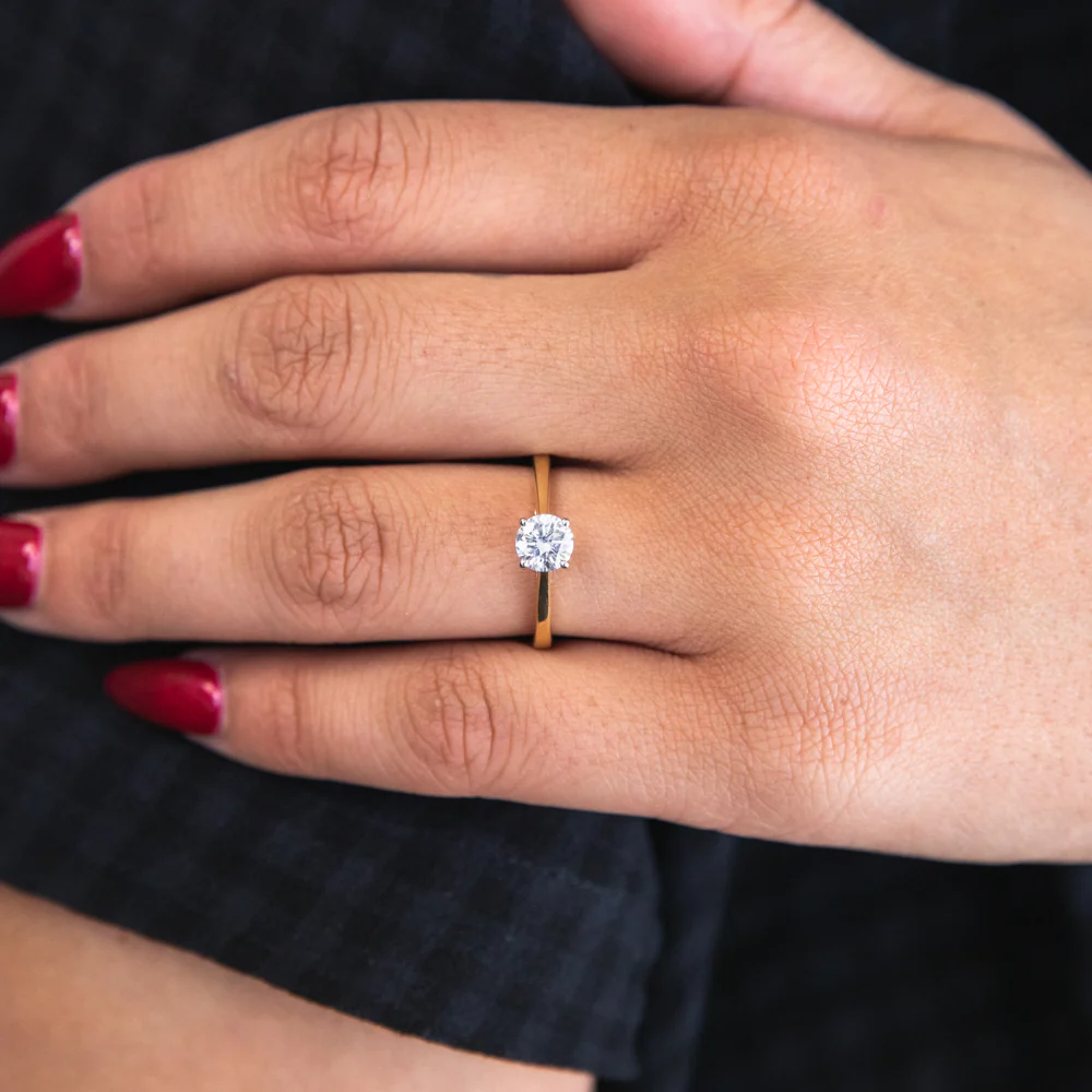 Luminesce Lab Grown 18ct Yellow Gold 1 Carat Diamond Solitaire Ring - Image 3
