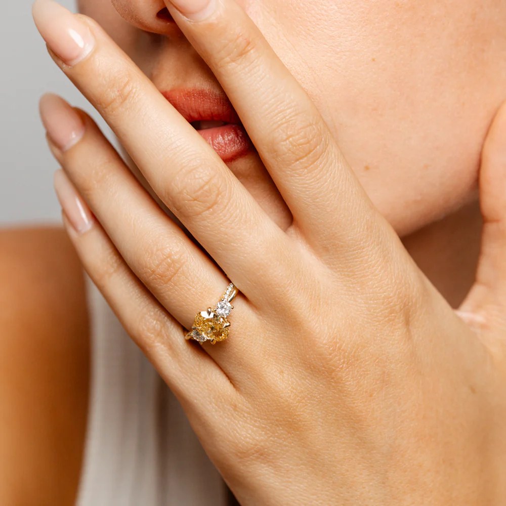 Luminesce Lab Grown 2.60 Carats Diamond Ring with 2 Carats Yellow Oval Centre Diamond in 9ct Yellow Gold - Image 4