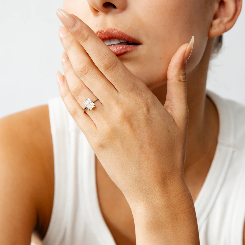Luminesce Lab Grown 2 Carats Certified Radiant Diamond Solitaire Ring in 18ct White Gold - Image 3