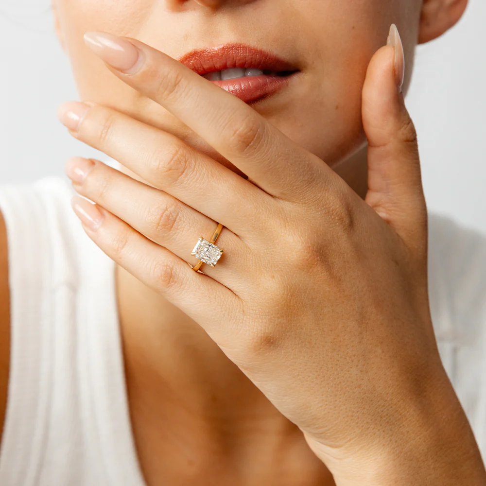 Luminesce Lab Grown 2 Carats Certified Radiant Diamond Solitaire Ring in 18ct Yellow Gold - Image 3