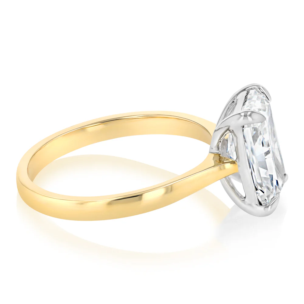 Luminesce Lab Grown 3 Carats Certified Radiant Diamond Solitaire Ring in 18ct Yellow Gold - Image 2
