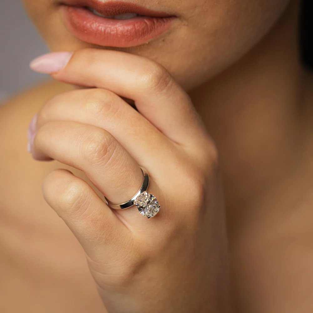 Luminesce Lab Grown 3 Carats Diamond Oval Solitaire Ring in Platinum - Image 4