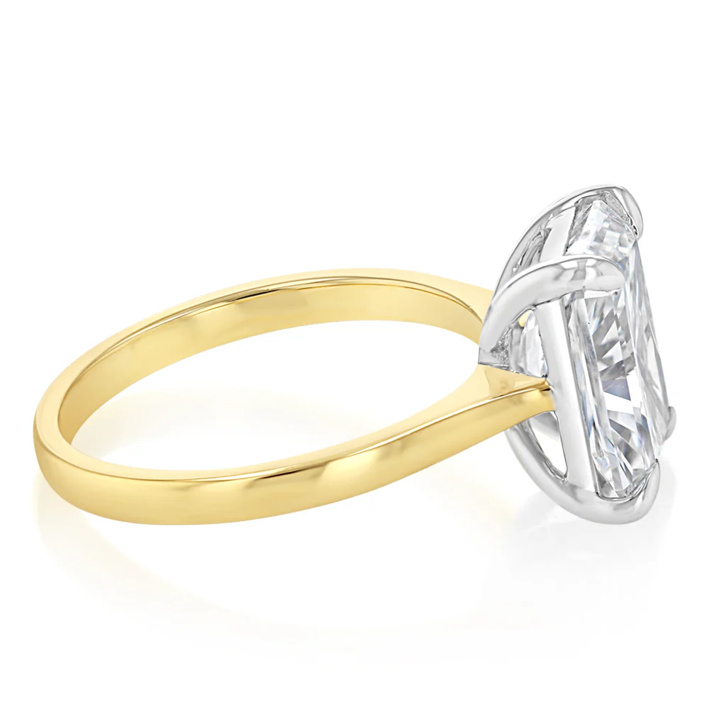 Luminesce Lab Grown 4 Carats Certified Radiant Diamond Solitaire Ring in 18ct Yellow Gold - Image 2