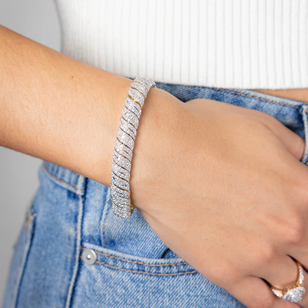 Luminesce Lab Grown 5 Carat Diamond Bracelet in 9ct Yellow Gold - Image 3