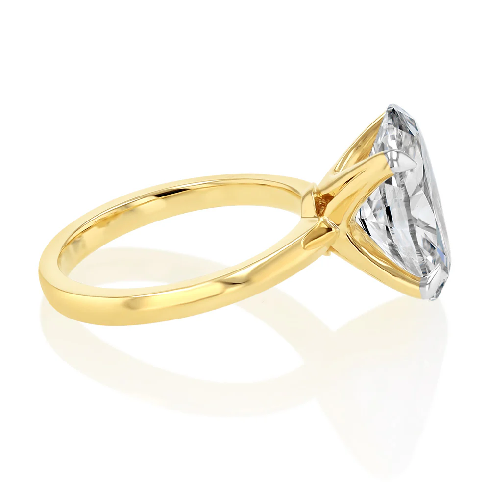 Luminesce Lab Grown 5 Carat Diamond Oval Solitaire Ring in 9ct Yellow Gold - Image 2