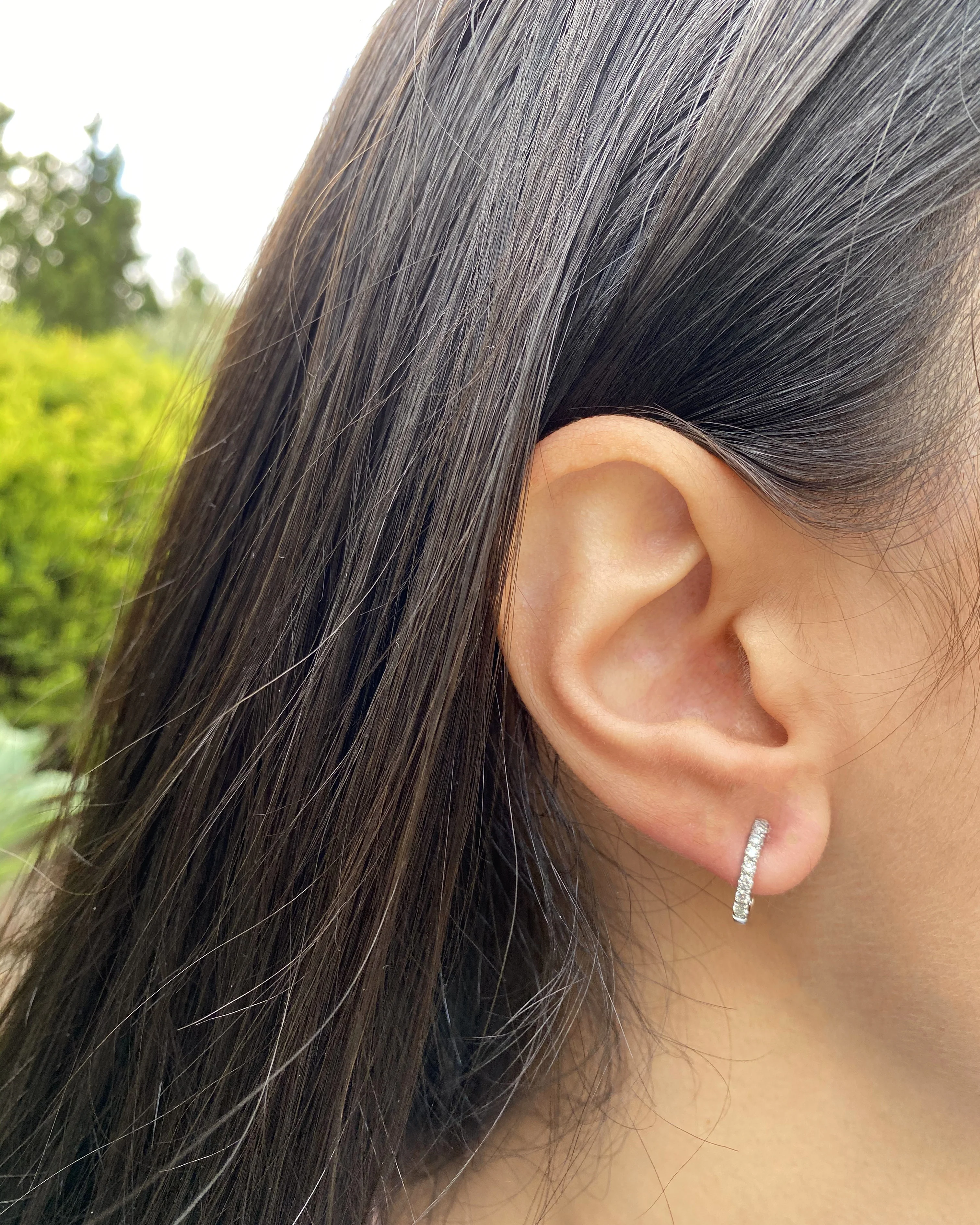 Luminesce Lab Grown 9ct White Gold 1/4 Carat Diamond Earrings with 14 Diamonds - Image 3
