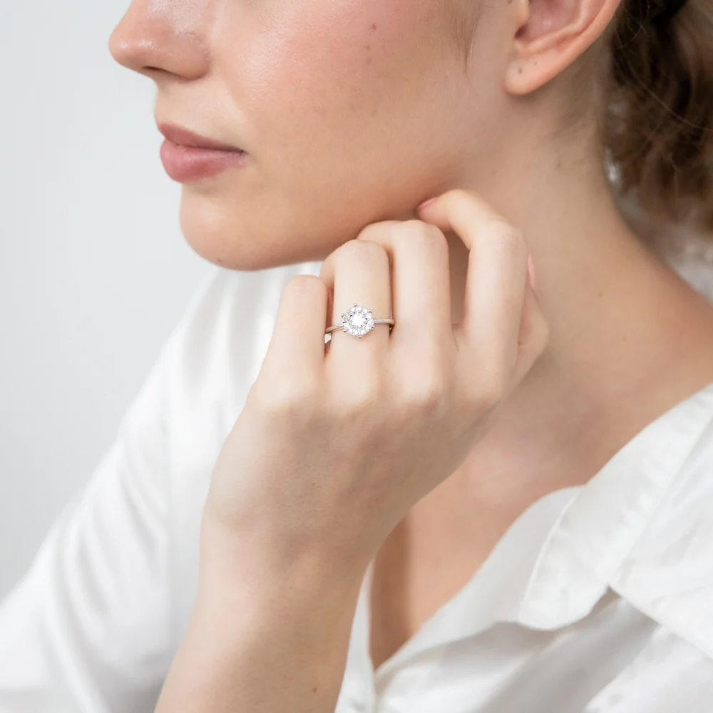 Luminesce Lab Grown 9ct White Gold "2.25 Carat Look" 1/2 Carat Diamond Ring - Image 4
