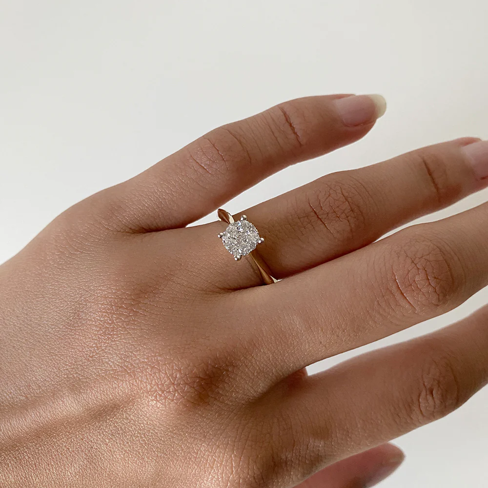 Luminesce Lab Grown 9ct Yellow Gold 0.25 Carat Diamond Ring with 11 Diamonds - Image 4