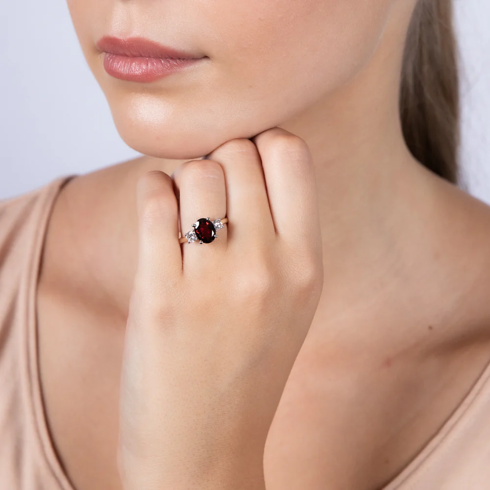 Luminesce Lab Grown 9ct Yellow Gold 0.40 Carat Diamond 2.4ct Garnet Ring - Image 4