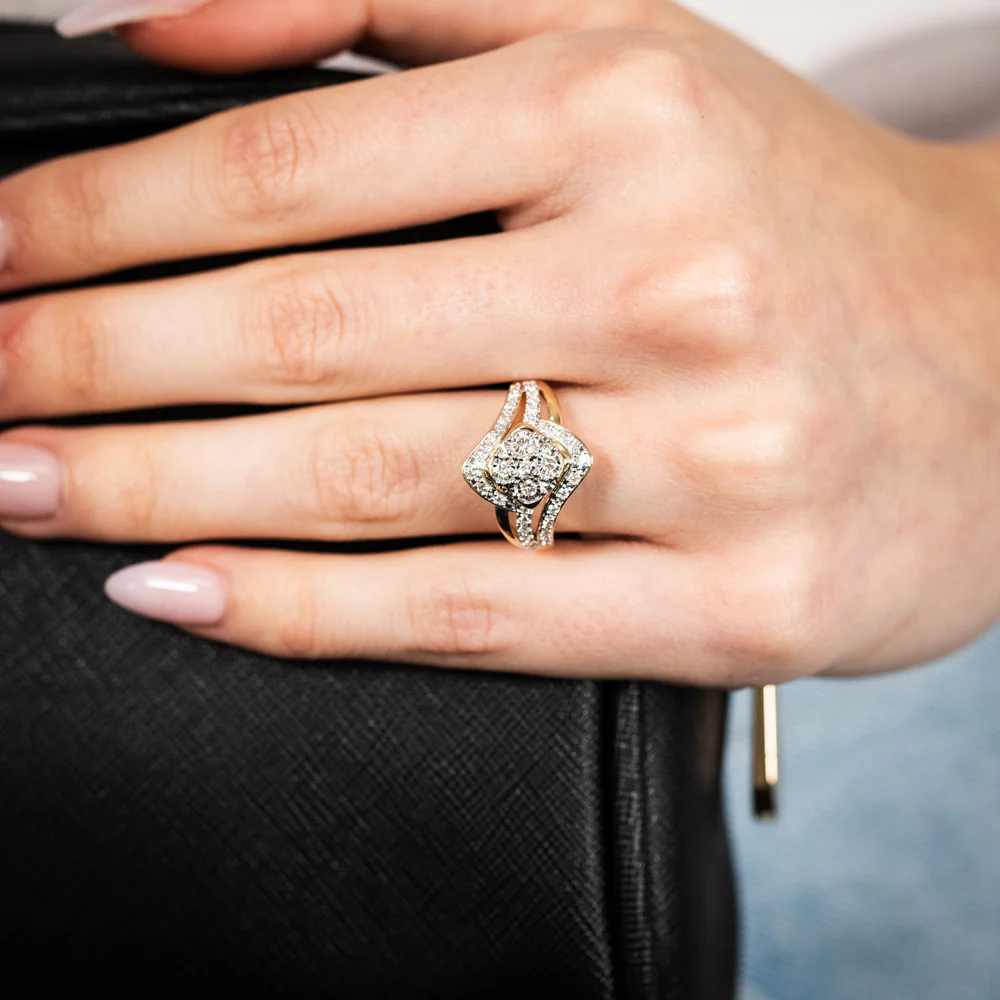 Luminesce Lab Grown 9ct Yellow Gold 1/3 Carat Diamond Dress Ring - Image 4