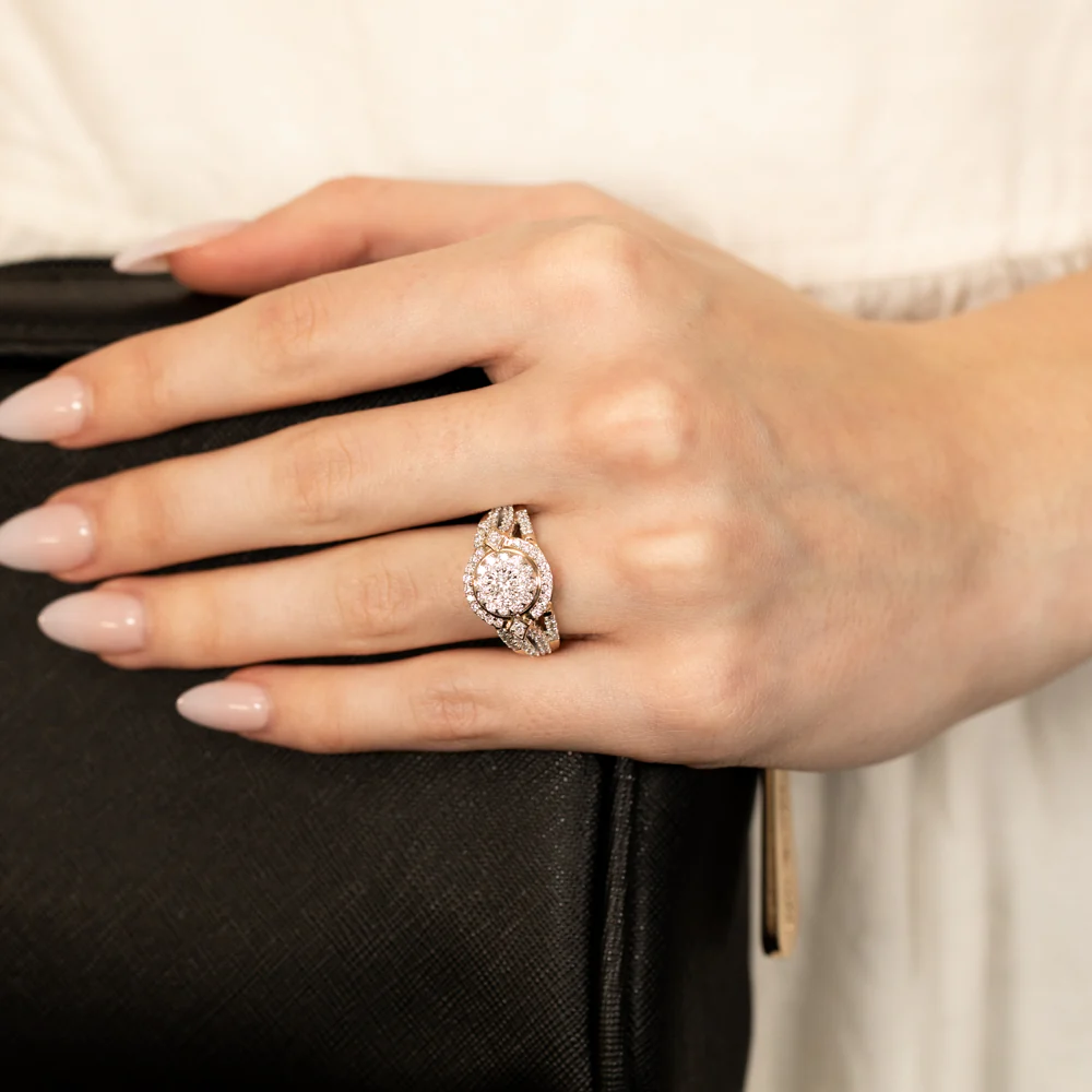 Luminesce Lab Grown 9ct Yellow Gold 1 Carat Diamond Ring with 87 Brilliant Cut Diamonds - Image 4