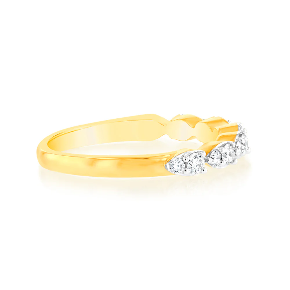 Luminesce Lab Grown 9ct Yellow Gold Ring in 14 Diamonds - Image 2