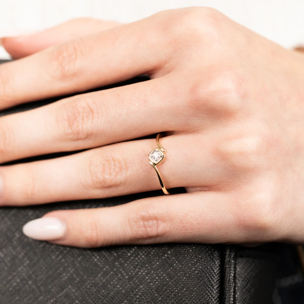 Luminesce Lab Grown Single Diamond Ring In 9ct Yellow Gold - Image 4