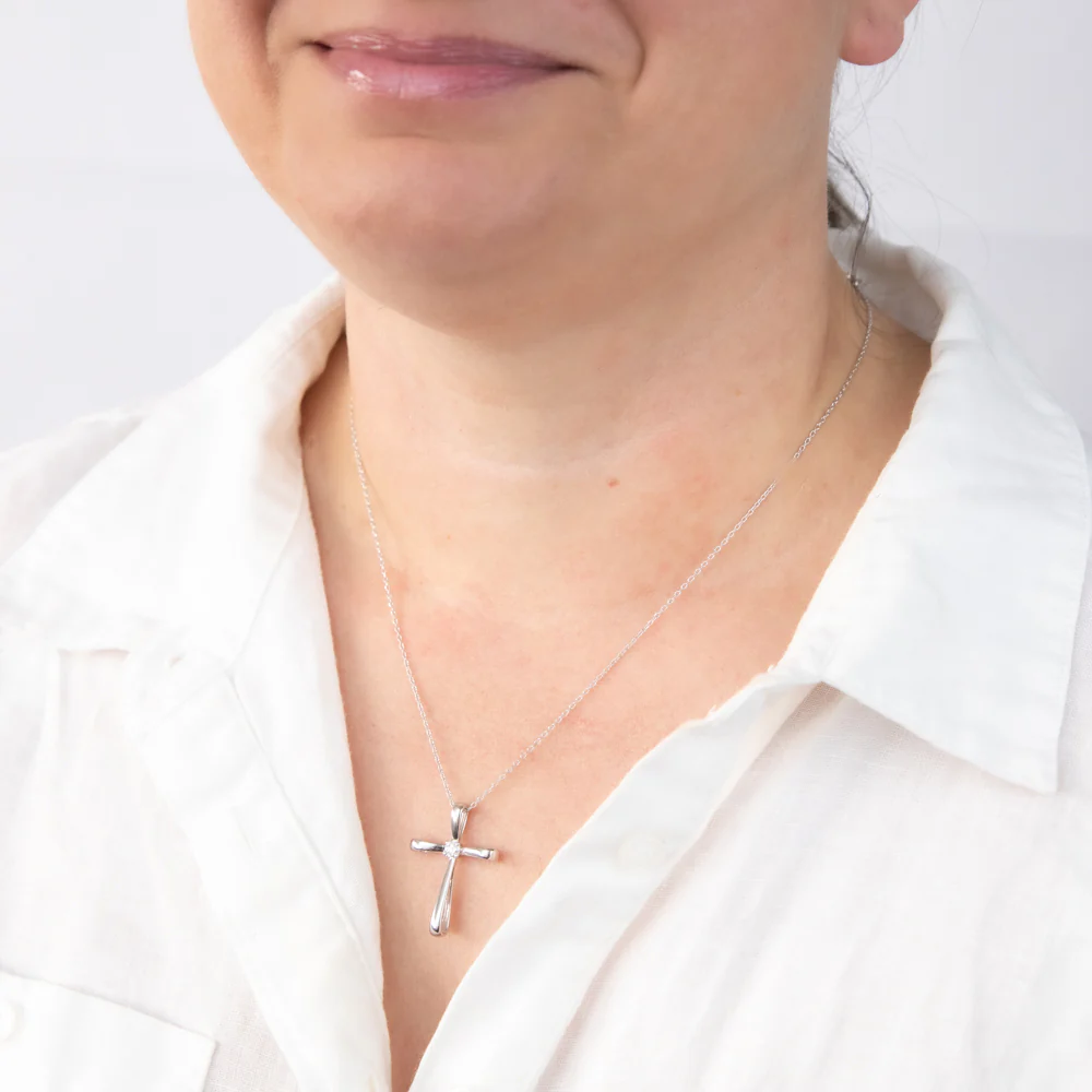 Luminesce Lab Grown Sterling Silver 1/6 Carat Cross Diamond Pendant 45cm Chain Included - Image 2