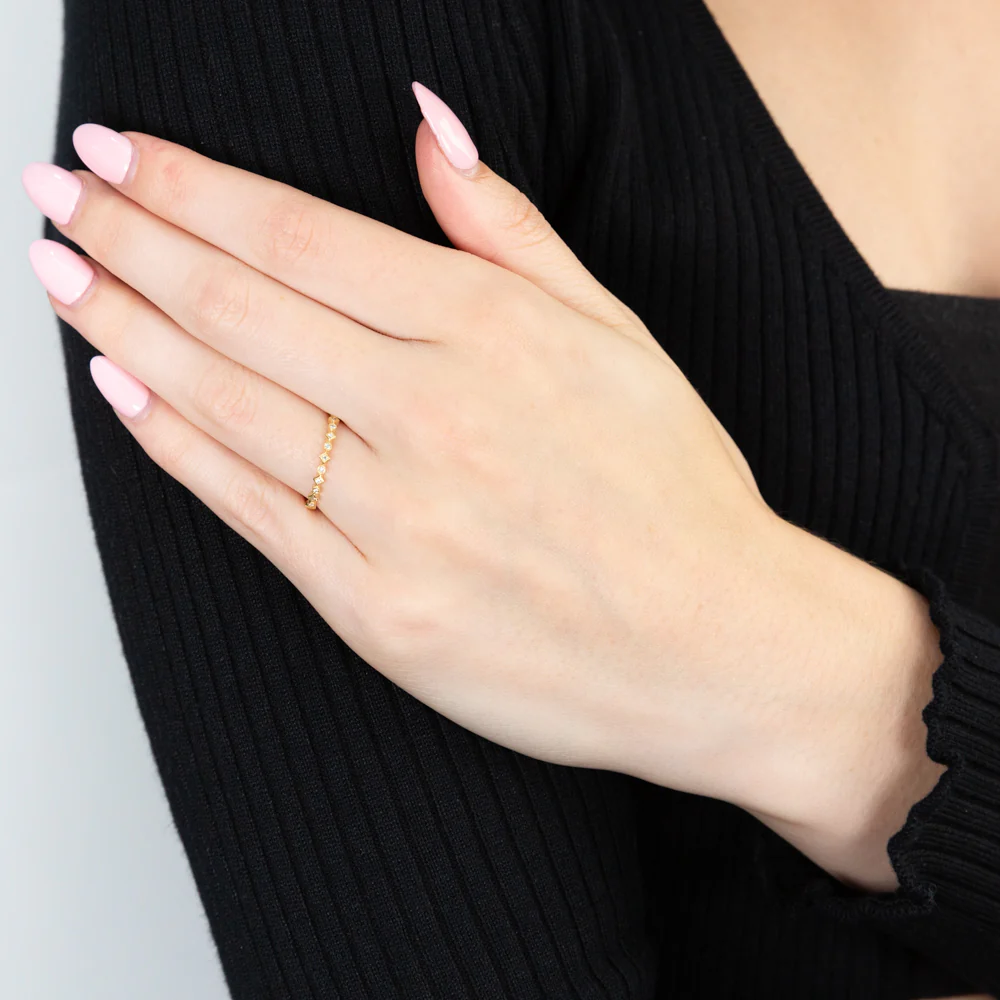 Memoire 18ct Yellow Gold Vintage Square On Point & Round Stack Ring with 15 Diamonds - Image 2