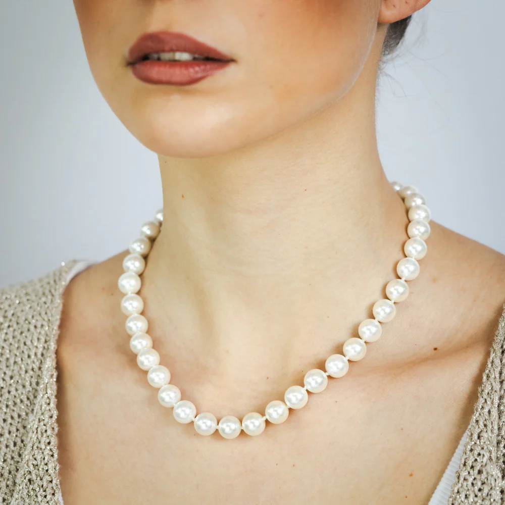 Mother of Pearl Necklace 40cm with Sterling Silver Clasp - Image 3