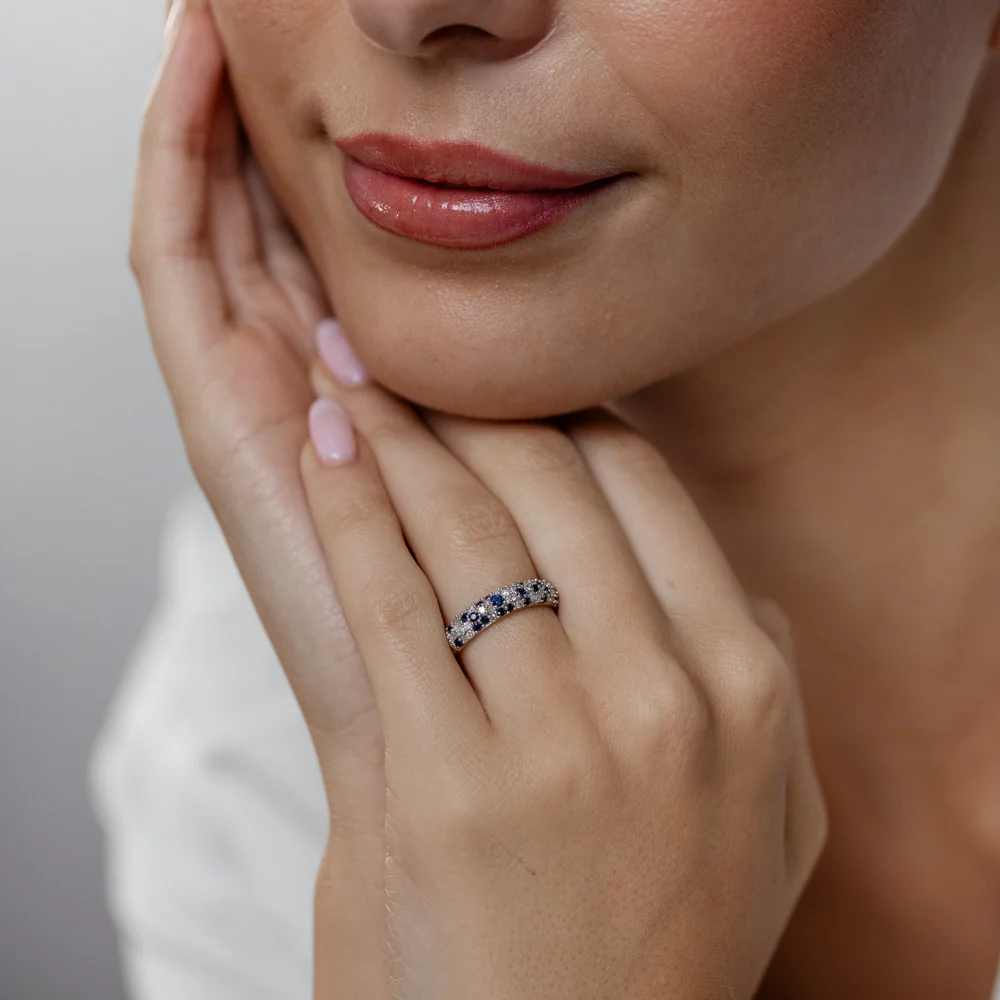 Natural Blue Sapphire and 1/4 Carat Diamond Ring in 9ct Yellow Gold - Image 3