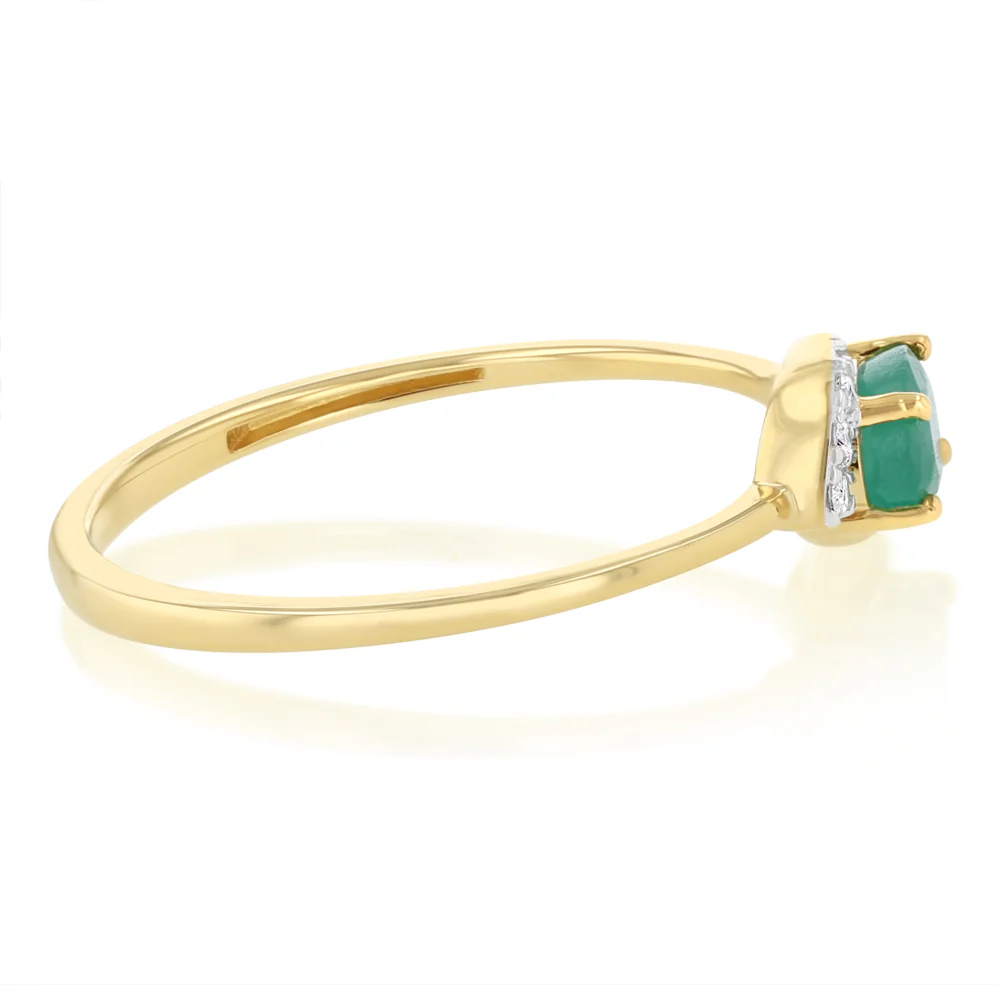 Natural Emerald and Diamond Ring in 9ct Yellow Gold - Image 2