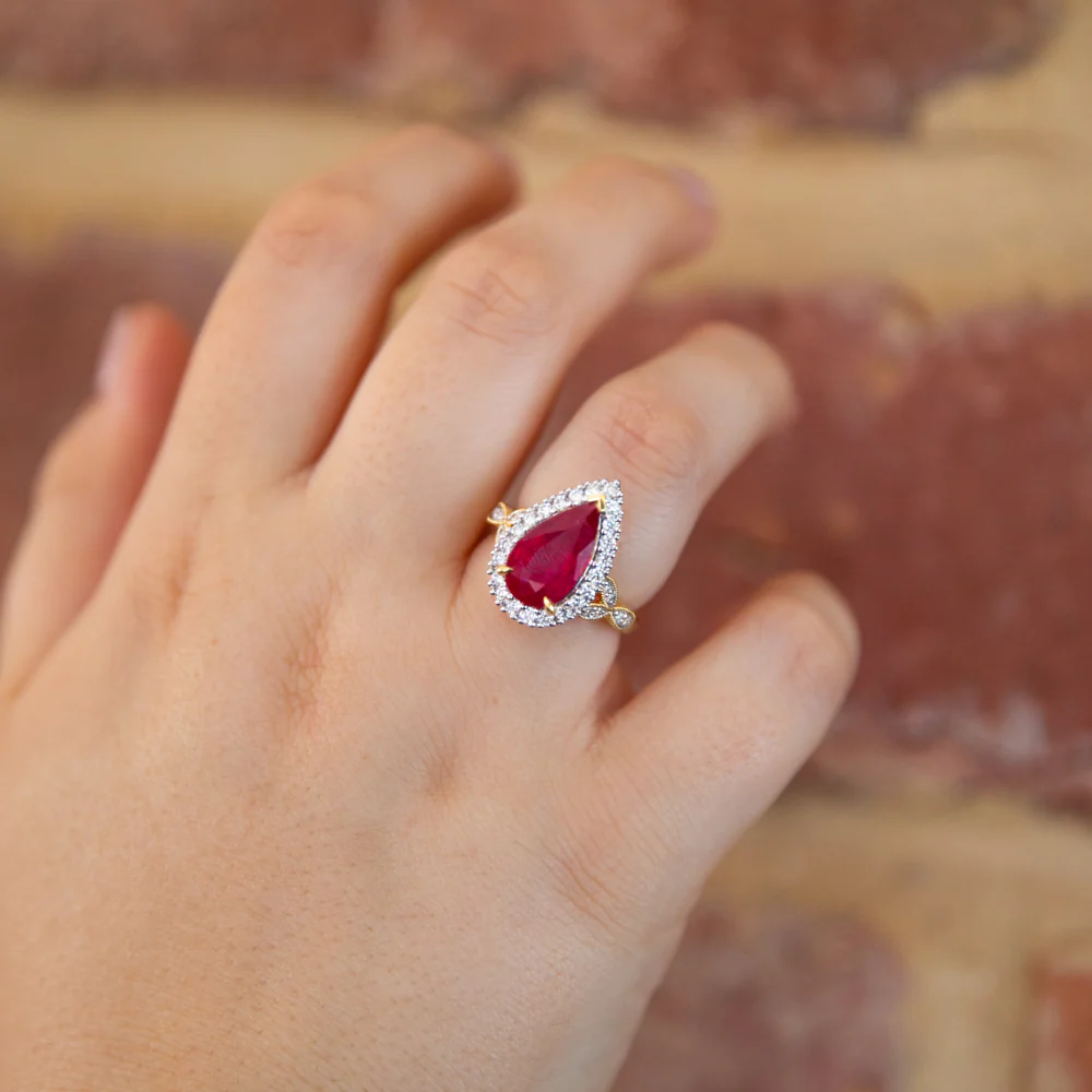 Natural Enhanced 4.76ct Ruby & 0.54ct Diamond Ring in 18ct Yellow Gold - Image 3