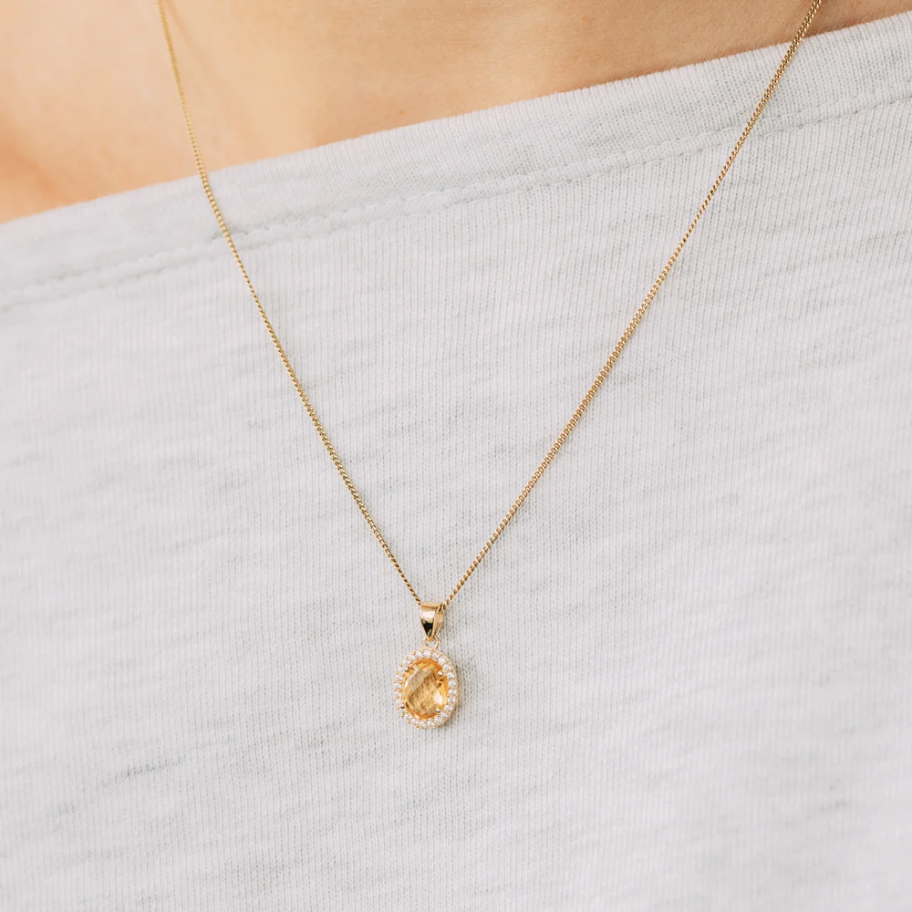 Natural Quartz and Cubic Zirconia Pendant in 9ct Yellow Gold - Image 3