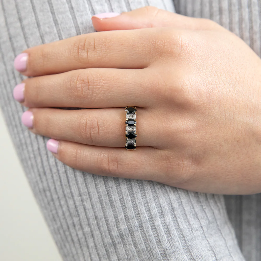 Natural Sapphire and Diamond Ring in 9ct Yellow Gold - Image 3